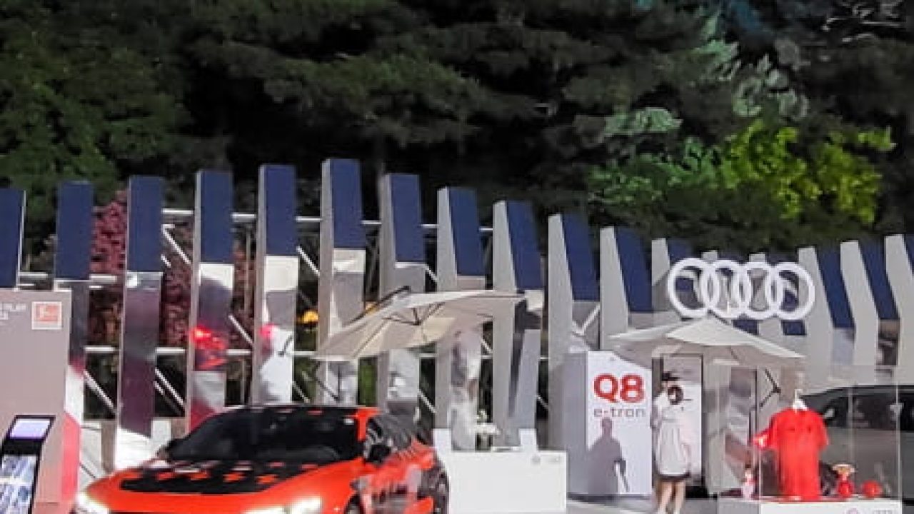 그라운드케이의 성장 비전 'Innovating Mobility for ASIA'가 표시된 발표 화면